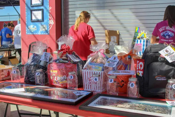 table with baskets being raffled off